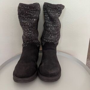 UGGs women’s soft gray boots